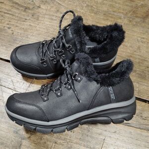 Skechers Womens Sz 8 Booties Shoes Black Easy Going Fall Adventure Slip Ins NWOT